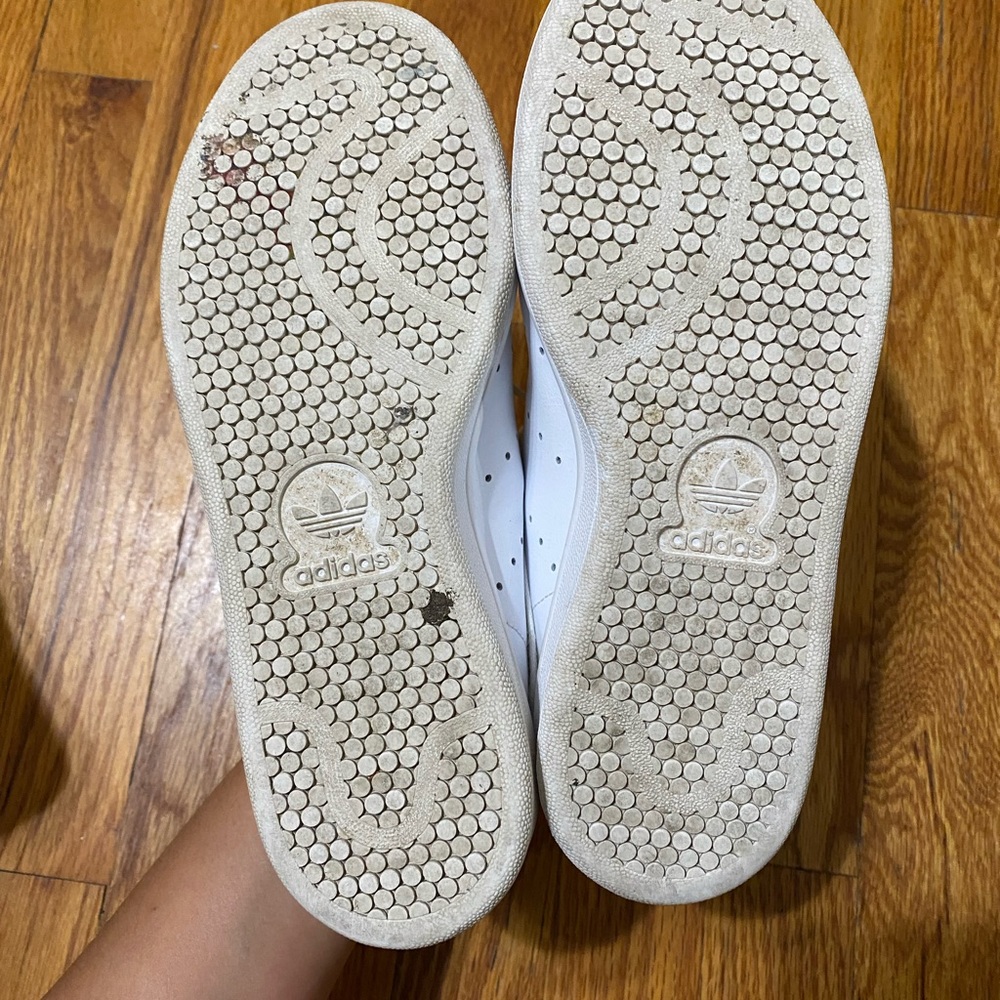 Sneakers - Picture 7 of 8